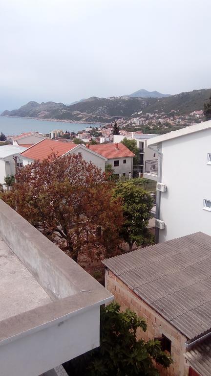 Apartments Dubrava 106 Dobra Voda Bagian luar foto