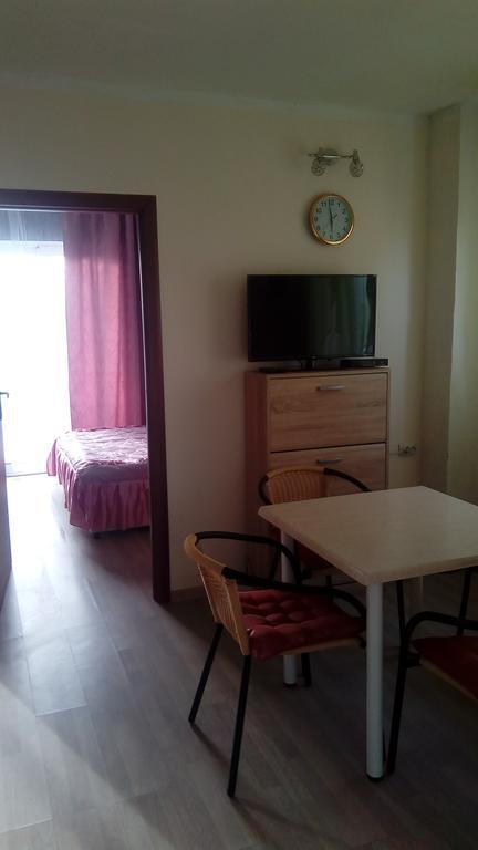 Apartments Dubrava 106 Dobra Voda Ruang foto