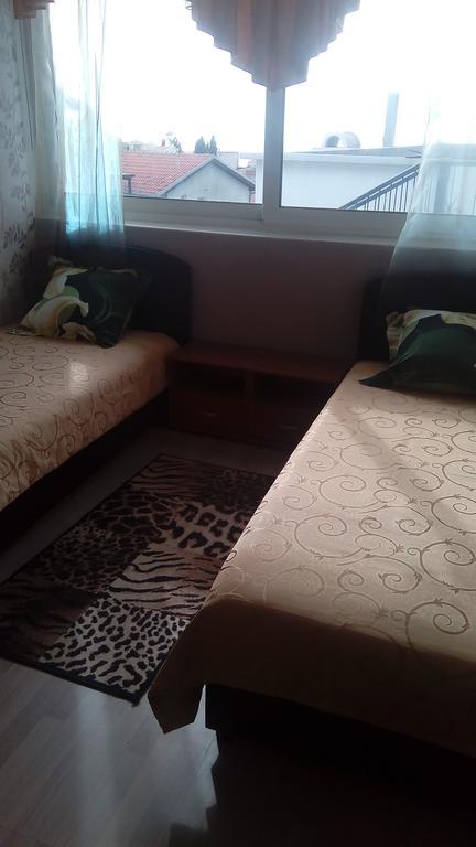 Apartments Dubrava 106 Dobra Voda Ruang foto