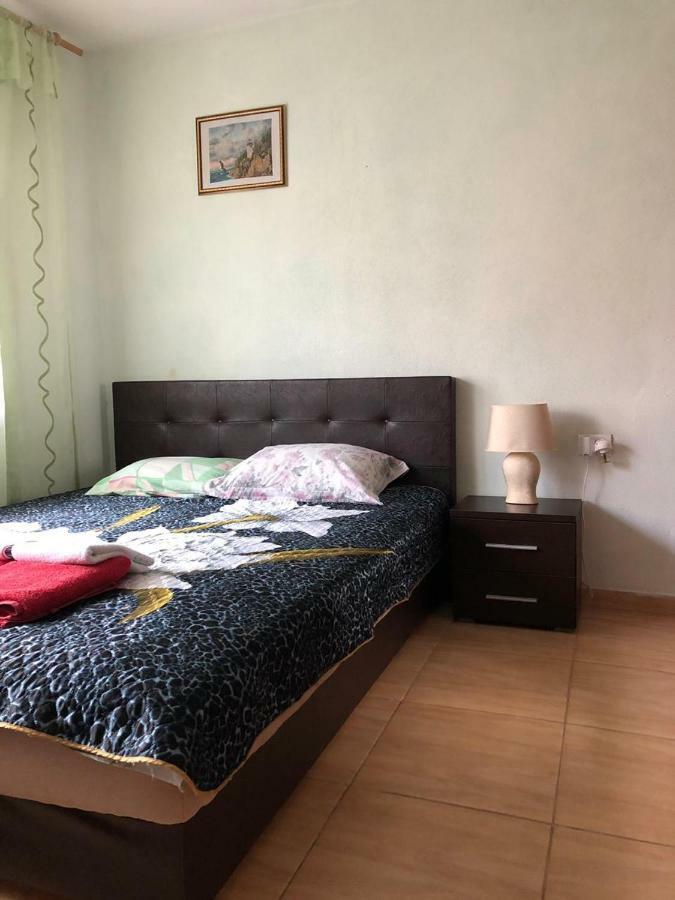 Apartments Dubrava 106 Dobra Voda Bagian luar foto